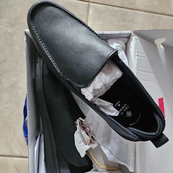 NEW Mens black loafers. Size 12 - Picture 3 of 3